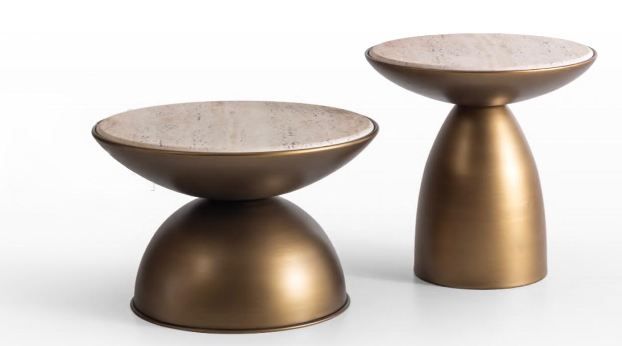 Table d’appoint Dome avec plateau en pierre claire et base métallique sculpturale, design moderne et compact